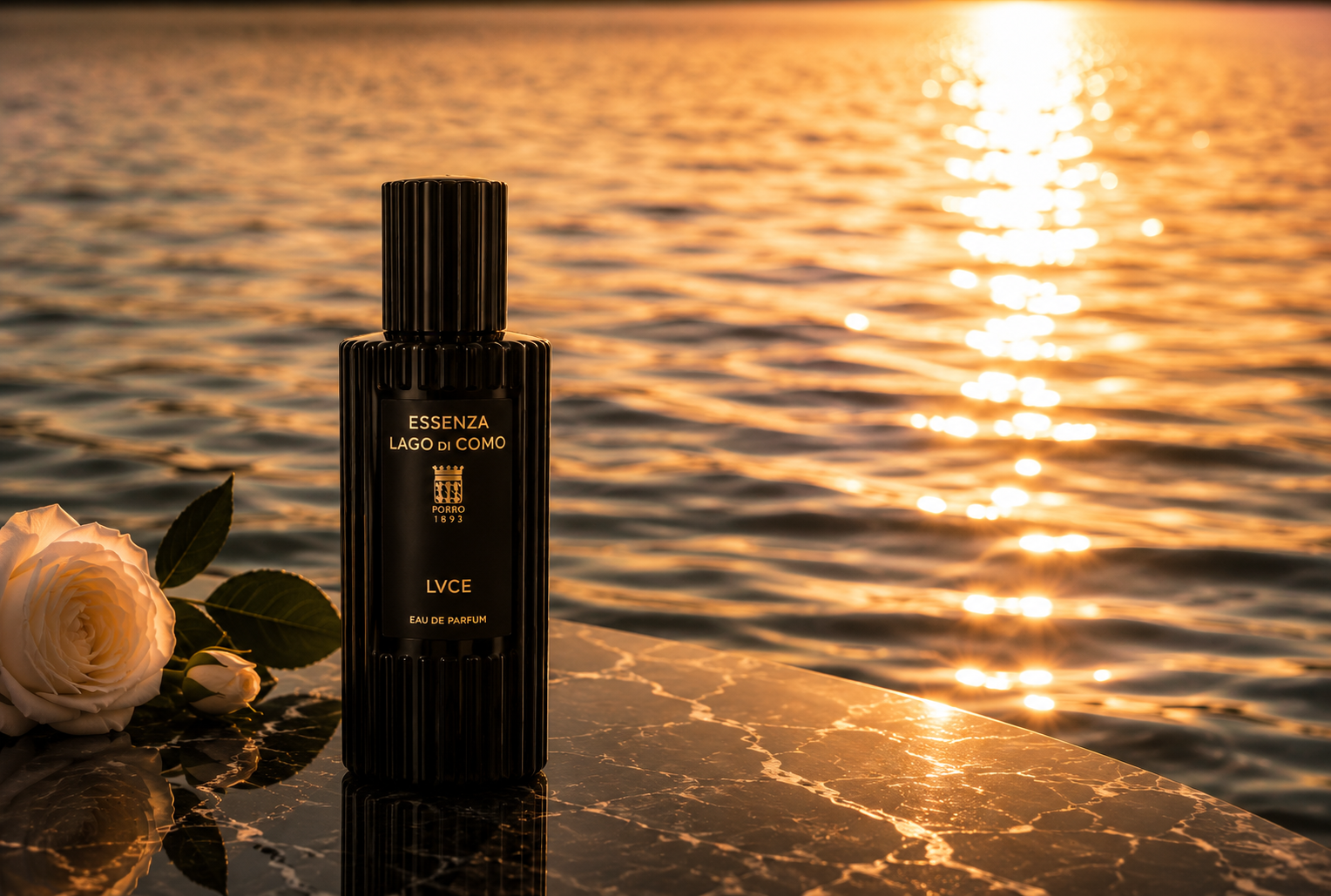 Il profumo LVCE al tramonto sul lago di Como