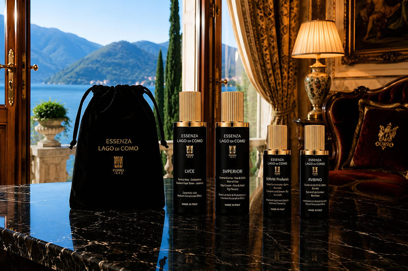 RITUALE DELLA MATTINA DI ESSENZA LAGO DI COMO: CREMA MANI LVCE AL GELSOMINO, CREMA VISO SVPERIOR AI FIORI DI FICO BOANCO, SERVM PROFONDO ALL'ARANCIA, CONTORNO OCCHI AL BAMBOO, COMPLESSO DI ERBE LARIANE, AROMI BOTANICI, CERAMIDI, PEPTIDI, BAVA DI LUMACA